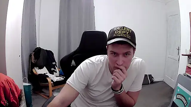 PKrisztian online show from April 16, 2:00 am