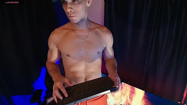 sexyboycolombi4 online show from April 11, 12:20 pm