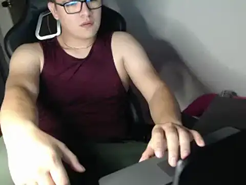 Plug Control online show from March 18, 4:18 am