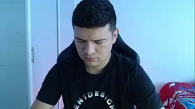 Plug Control online show from September 9, 1:43 pm