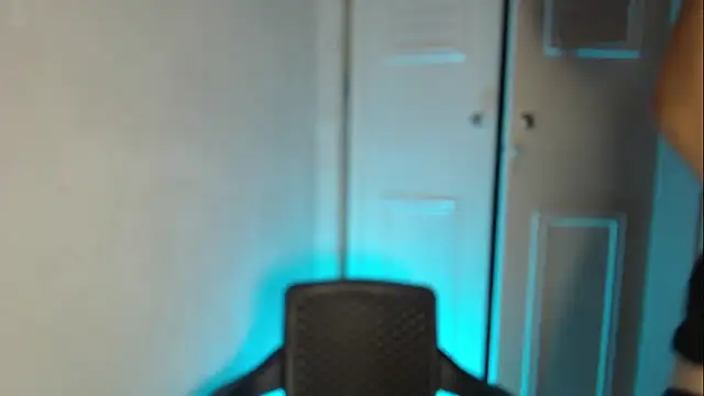 Plug Control online show from October 10, 3:39 pm