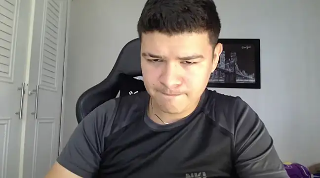 Plug Control online show from February 12, 3:16 pm