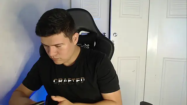 Plug Control online show from September 18, 5:15 pm