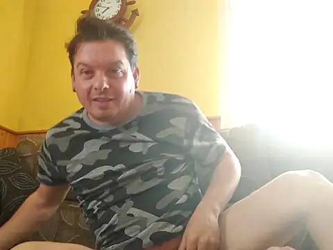 Jose HotLatino online show from April 15, 1:11 pm