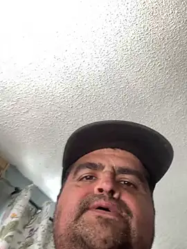 Snapshot of Miguel16i chatting on January 29, 7:32 pm Miguel16i online show from January 29, 7:32 pm