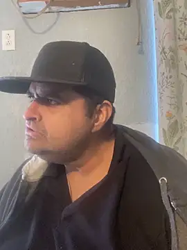 Snapshot of Miguel16i chatting on January 23, 5:21 pm Miguel16i online show from January 23, 5:21 pm