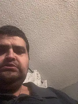 Snapshot of Miguel16i chatting on February 23, 8:11 am Miguel16i online show from February 23, 8:11 am