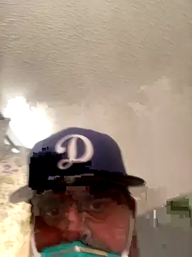 Snapshot of Miguel16i chatting on December 4, 9:24 pm Miguel16i online show from December 4, 9:24 pm