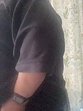 Snapshot of Miguel16i chatting on March 20, 6:31 pm Miguel16i online show from March 20, 6:31 pm