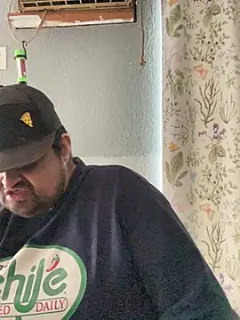 Snapshot of Miguel16i chatting on March 5, 4:57 pm Miguel16i online show from March 5, 4:57 pm