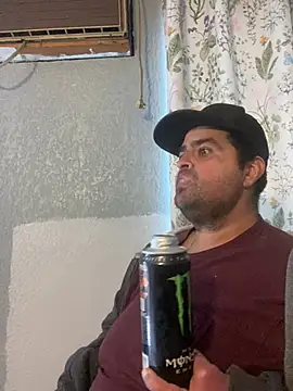 Snapshot of Miguel16i chatting on February 12, 5:37 pm Miguel16i online show from February 12, 5:37 pm