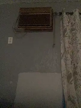 Snapshot of Miguel16i chatting on February 20, 6:17 am Miguel16i online show from February 20, 6:17 am