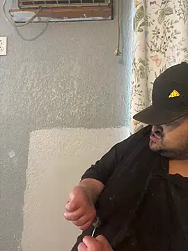 Snapshot of Miguel16i chatting on February 27, 6:09 pm Miguel16i online show from February 27, 6:09 pm