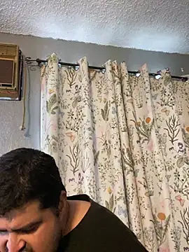 Snapshot of Miguel16i chatting on March 12, 5:07 pm Miguel16i online show from March 12, 5:07 pm