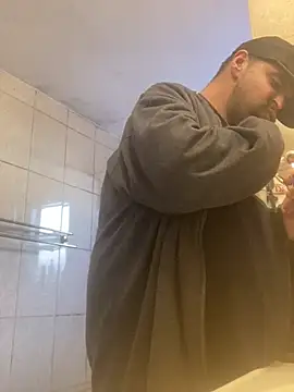 Snapshot of Miguel16i chatting on January 9, 9:16 pm Miguel16i online show from January 9, 9:16 pm