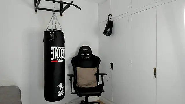 dan01  online show from November 15, 9:00 am