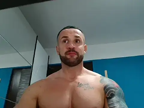 Snapshot of Magnificmuscles89 chatting on February 17, 9:52 pm Magnificmuscles89 online show from February 17, 9:52 pm
