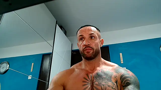 Snapshot of Magnificmuscles89 chatting on October 7, 12:31 pm Magnificmuscles89 online show from October 7, 12:31 pm