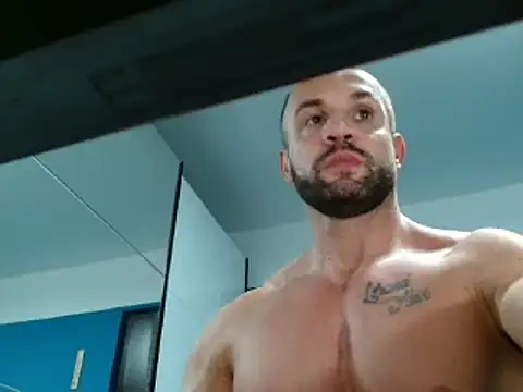 Snapshot of Magnificmuscles89 chatting on January 4, 12:27 pm Magnificmuscles89 online show from January 4, 12:27 pm