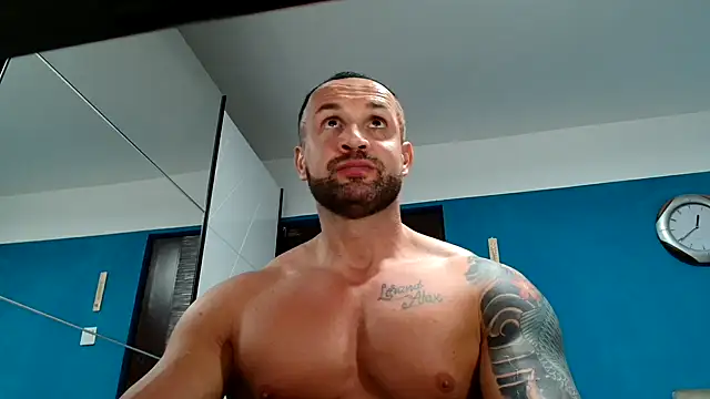 Snapshot of Magnificmuscles89 chatting on March 14, 10:36 pm Magnificmuscles89 online show from March 14, 10:36 pm