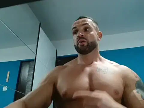 Snapshot of Magnificmuscles89 chatting on December 18, 8:57 pm Magnificmuscles89 online show from December 18, 8:57 pm