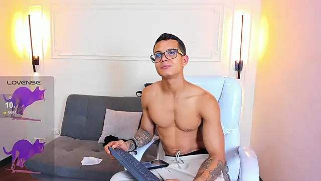 Paradise boy s online show from February 23, 7:15 pm