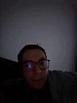 Schnubby1 online show from December 18, 3:08 pm