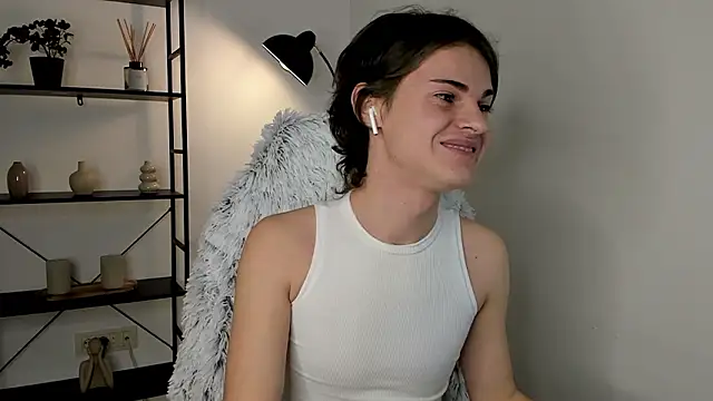 little femb0y online show from February 3, 8:03 pm