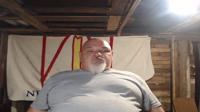 Newfiesausage1972 online show from May 31, 10:54 pm