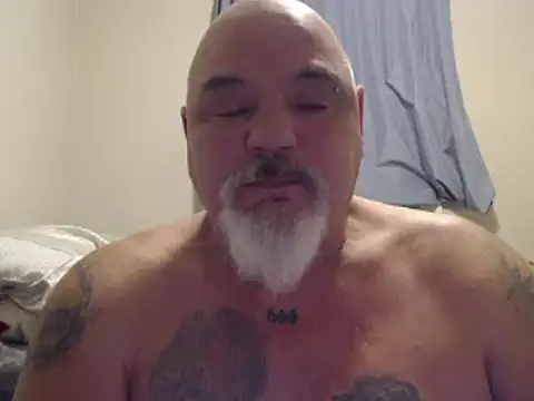 Newfiesausage1972 online show from December 12, 10:56 am