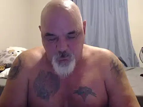 Newfiesausage1972 online show from January 4, 12:27 pm