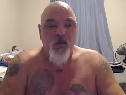 Newfiesausage1972 online show from December 30, 11:04 am