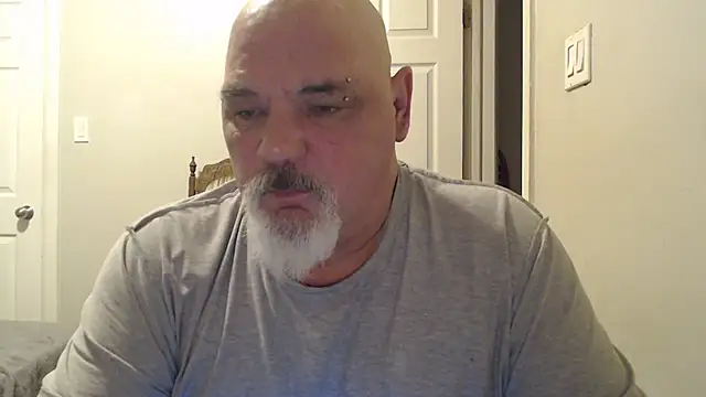 Newfiesausage1972 online show from February 25, 10:58 am