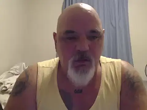 Newfiesausage1972 online show from January 16, 9:48 am