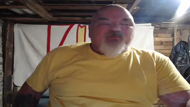 Newfiesausage1972 online show from November 24, 12:06 pm