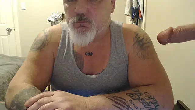 Newfiesausage1972 online show from February 19, 11:49 am