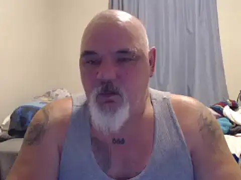 Newfiesausage1972 online show from January 9, 9:58 pm