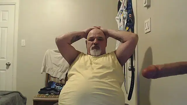 Newfiesausage1972 online show from February 10, 3:21 pm