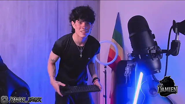 cinnamon boyxxx online show from September 29, 2:10 am