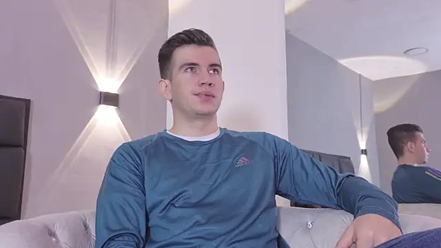 MikaelSlow online show from April 5, 4:47 pm