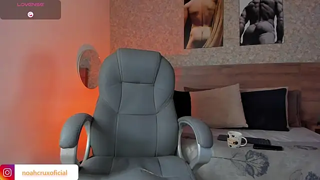 noah crux online show from October 28, 12:40 pm