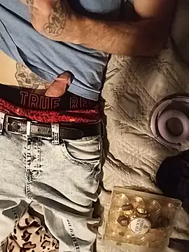couplefun96 online show from May 31, 9:05 pm