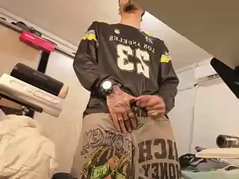 badanyboy online show from April 15, 8:20 pm