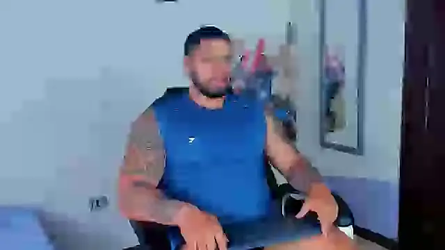 Snapshot of Cristian_Walker chatting on February 2, 12:02 pm Cristian Walker online show from February 2, 12:02 pm