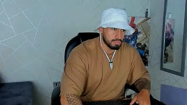 Snapshot of Cristian_Walker chatting on January 7, 12:05 pm Cristian Walker online show from January 7, 12:05 pm