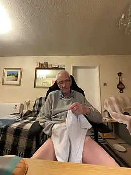 cutaboverest online show from January 31, 10:52 pm