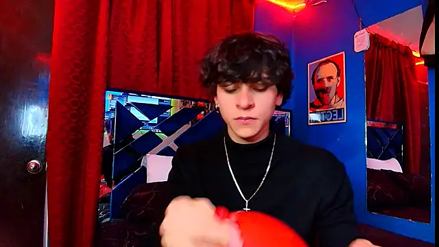 Luke Howland online show from January 6, 2:04 am