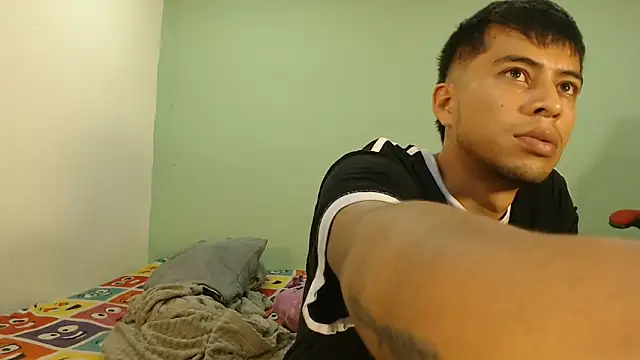 danielitopapuu online show from December 16, 1:01 am