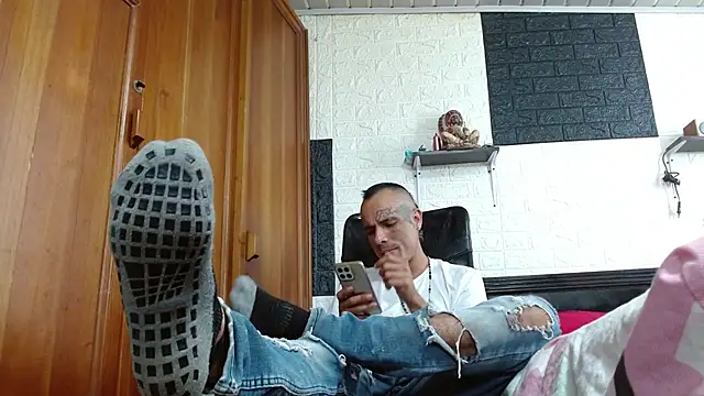 GeorgeZarrate online show from October 13, 9:10 pm