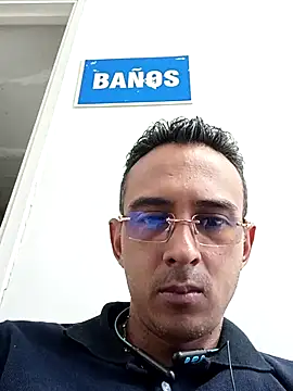 Snapshot of paisa233 chatting on October 21, 12:52 pm paisa233 online show from October 21, 12:52 pm